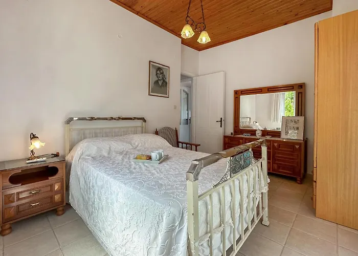 Stunning In Mantineia Messinia Casa de Férias